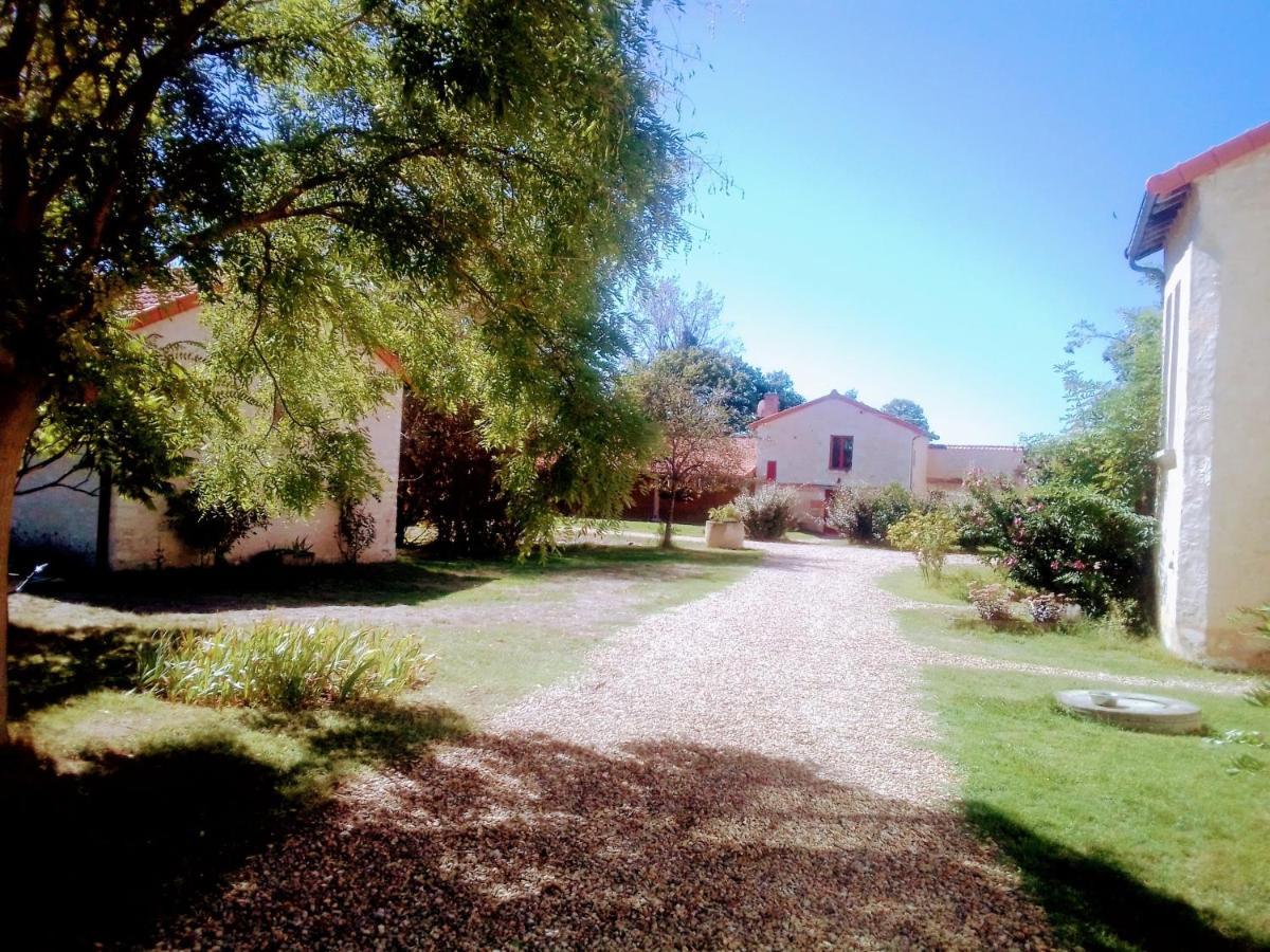 Au Repos Des Elfes Villa Braye-sous-Faye Buitenkant foto