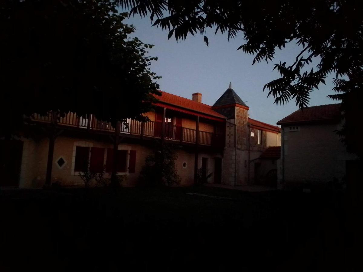 Au Repos Des Elfes Villa Braye-sous-Faye Buitenkant foto